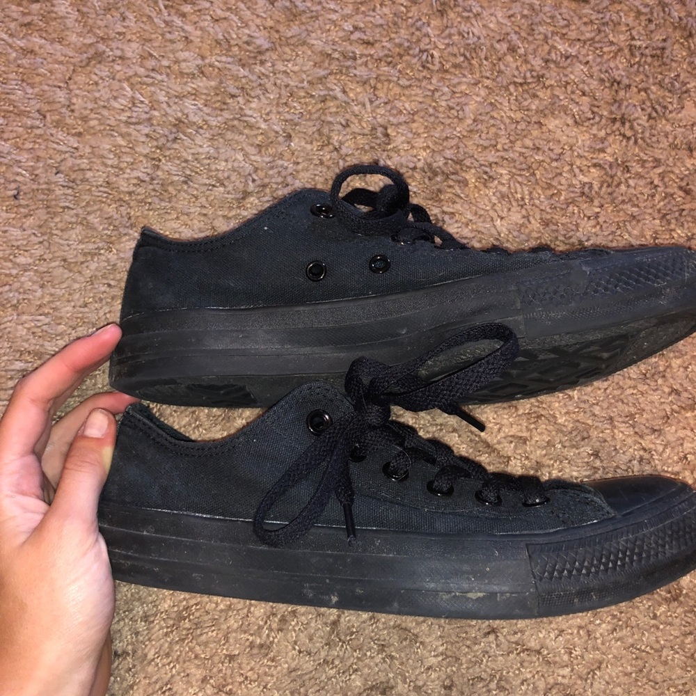 SOLD: All black converse size 8 - Picture 2 of 5